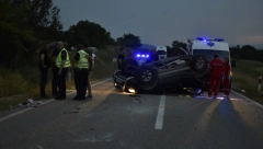 VOZAČ POGINUO NA LICU MESTA U BOLJEVCU! Teška saobraćajna nesreća, automobil se prevrnuo na krov