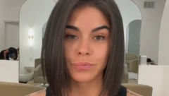 PODVRGNUTA JE DVOSTRUKOJ MASTEKTOMIJI Sada pozira bez grudi u toplesu, bez ikakvog stida (VIDEO)