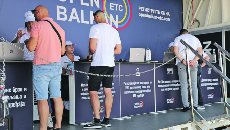 JEDNOSTAVNO I BRZO Reporteri Alo! na graničnom prelazu Preševo: Novi tag za par minuta! (VIDEO REPORTAŽA)