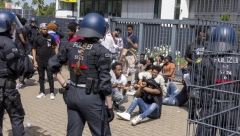 SUKOBI U NEMAČKOJ Ima povređenih, hiljade policajaca na ulici, desetine uhapšenih