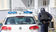 PREKINULI LANAC KRIJUMČARENJA LJUDI Policija uhpsila muškarca, u kombiju pronađena 21 osoba