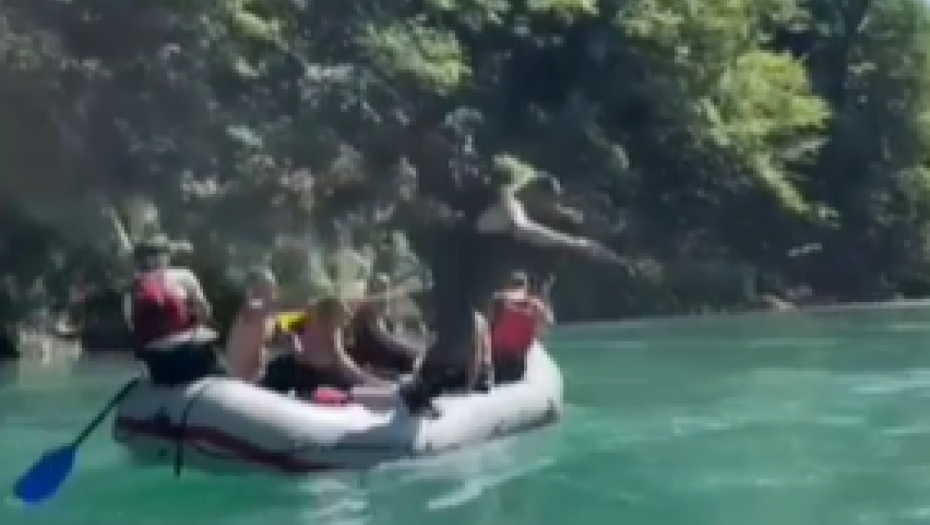 URNEBESAN SALTO JOKIĆA Nikola izveo akrobaciju na Drini (VIDEO)