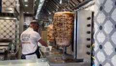 TURSKA ŽELI DA ZAŠTITI OVO JELO, GRCI TVRDE DA JE NJIHOVO Nastao pravi haos - GIROS ili KEBAB?