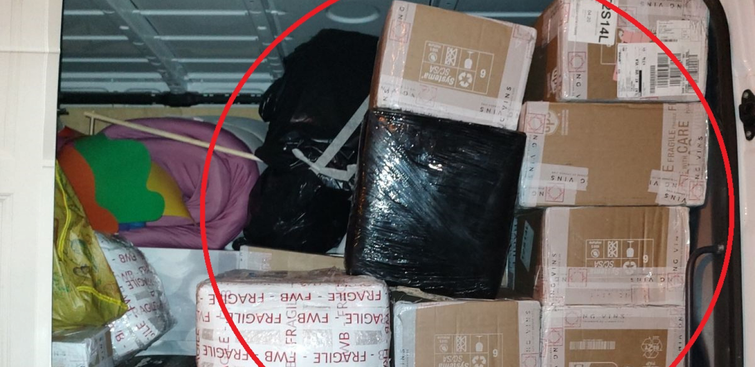 CARINICI OTKRILI SKUPOCENI TOVAR ČIJA SE VREDNOST JOŠ NE ZNA Roba sakrivena u polovnom nameštaju (FOTO)