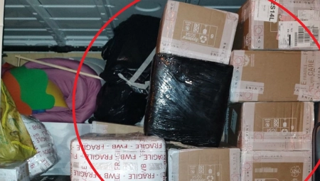 CARINICI OTKRILI SKUPOCENI TOVAR ČIJA SE VREDNOST JOŠ NE ZNA Roba sakrivena u polovnom nameštaju (FOTO)