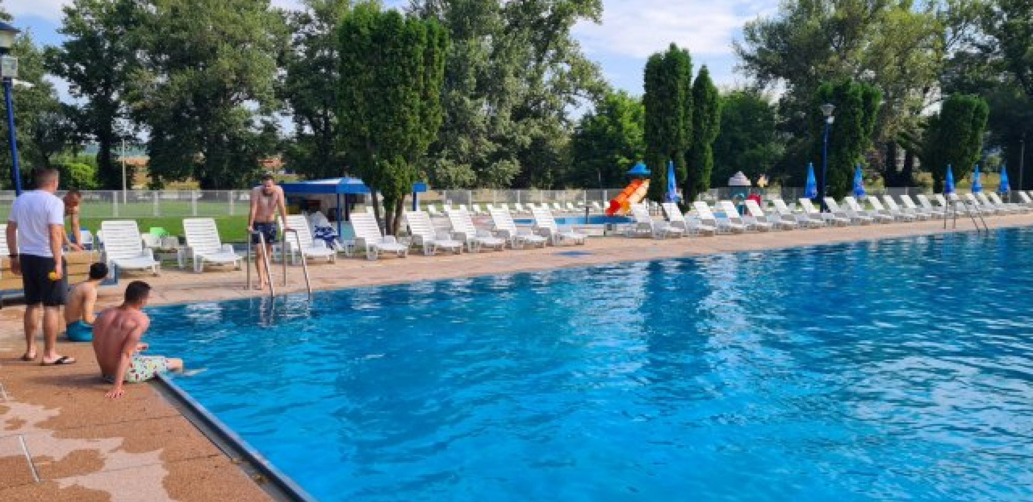 "PREVIŠE HLORA U BAZENU MOŽE DOVESTI DO GUŠENJA!" Gradski zavod za javno zdravlje:" Kvalitet vode kontroliše se jednom nedeljno!"