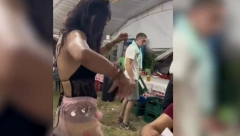 TRBUŠNA PLESAČICA PRAVI DARMAR U OBRENOVCU Usijala se atmosfera na vašaru (VIDEO)