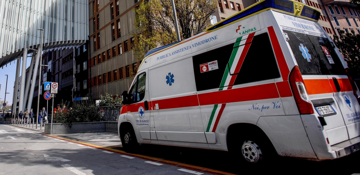 MLADIĆ (23) SE POLIO BENZIOM I ZAPALIO Evo šta je prethodilo horor činu u Italiji