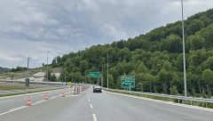KAMION SLETEO S KOLOVOZA Zatvoren deo autoputa kod Sremske Mitrovice