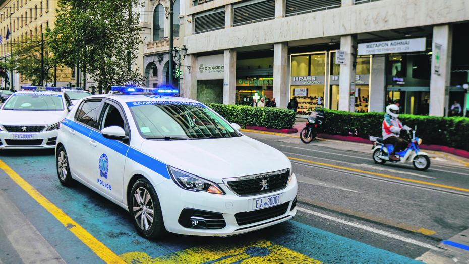 SRBI SE IZ GRČKE VRAĆAJU AUTOBUSOM Za nepropisno pakiranje skidaju tablice, evo zbog čega sve policija oduzima dozvolu