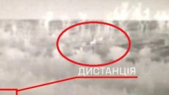 NOVI SNIMAK SA FRONTA U UKRAJINI Uznemirujuće, vidi se kako snajperisti pogađaju neprijatelja pravo u glavu