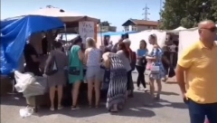"PRIBOJKE" U NEGOTINU NAPRAVILE HAOS Ljudi navalili na njih, a kako i ne bi kad koštaju 5 dinara