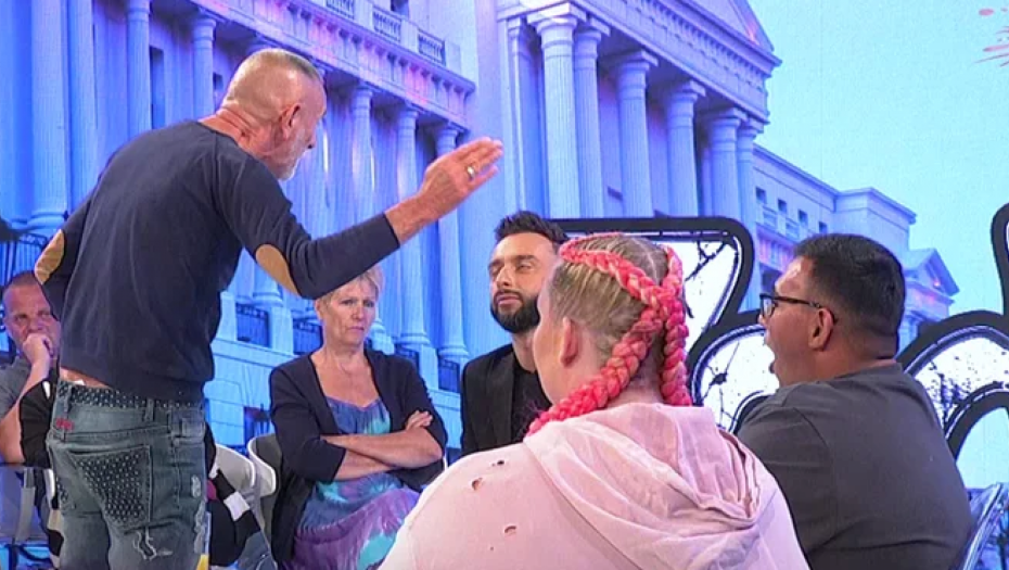 LEPI MIĆA I NECA NA IVICI FIZIČKOG OKRŠAJA! Uputili jedan drugom gnusne uvrede, orili se Šimanovci!