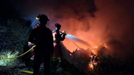 NAJUGROŽENIJA DVA POPULARNA LETOVALIŠTA Vrućine i šumski požari divljaju Evropom (FOTO)