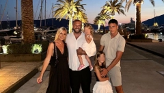 DEVOJKE U TRANSU ZBOG SINA DADA POLUMENTE! Pevač ne može da se odbrani od poruka, ponude samo pljušte!