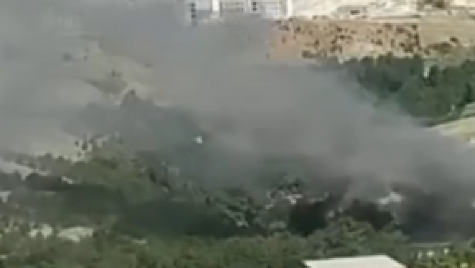 VELIKA EKSPLOZIJA ODJEKNULA U FABRICI Crni dim kulja u Ankari (VIDEO)