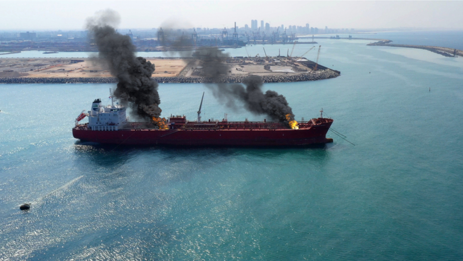 TERETNI BROD POTONUO U CRVENOM MORU Huto opet izveli napad