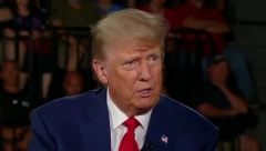 TRAMP DONIRAO NOVAC ZA KAMPANJU KAMALE HARIS Isplivao dokument star 10 godina: "Mudro ulaganje" (FOTO)