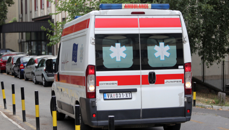 UŽAS U VINČI! Automobilom pokosio devojčicu, hitno prevezena u Urgentni