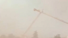 OLUJNI VETAR U HRVATSKOJ POMERAO DIZALICU KAO DA JE ČAČKALICA Stravično je kakvo ih je nevreme zadesilo