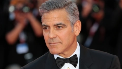 RAMPA ZA KLUNIJA Moskva zabranila fondaciju, Rusi mu izvređali ženu!