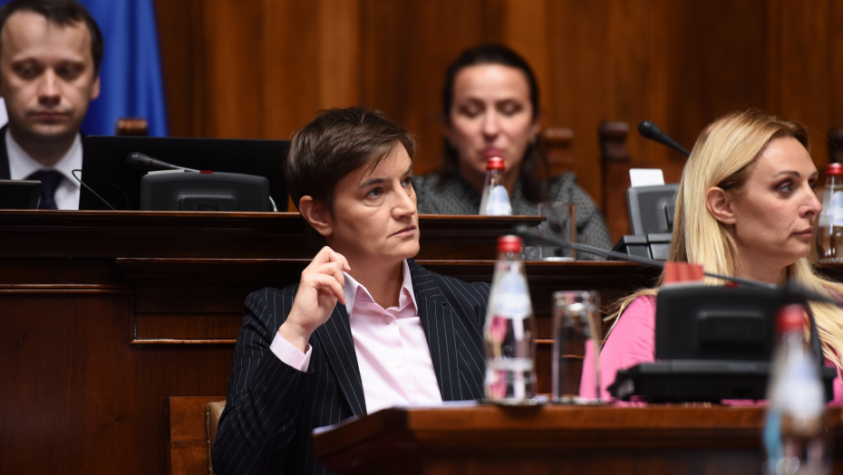 Brnabić: Opozicija nas optužuje da smanjimo broj učenika u odeljenjima na manje od 25, a 78 posto odeljenja već spada u tu kategoriju