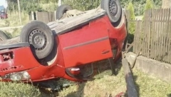MOMAK (20) DIVLJAO 150 NA SAT, ZAKUCAO SE U BANDERU I PREPOLOVIO JE NA POLA Stravičan udes kod Obrenovca