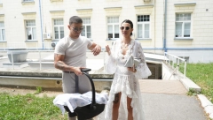 ŠTA SE DEŠAVA S TAROM SIMOV NAKON RASKIDA? Njena poslednja objava ostavila sve bez teksta, sve je bilo laž?! (FOTO)