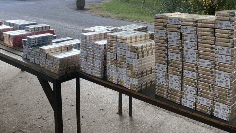 SPREČEN POKUŠAJ KRIJUMČARENJA U prostoru za klimu carinici pronašli 2.700 paklica cigareta