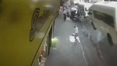 STRAVIČNA EKSPLOZIJA RAZNELA SVE OKO SEBE Čovek jedva preživeo (VIDEO)