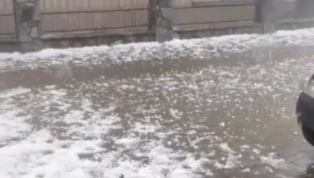 "SASTAVILO SE NEBO SA ZEMLJOM!" U Čačku tutnjio grad veličine klikera