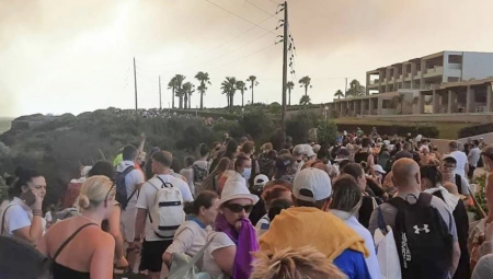 ŠTA SA NAŠIM TURISTIMA KOJI SU U REGIJAMA ZAHVAĆENIM POŽAROM Ovo su obaveze agencija (VIDEO)