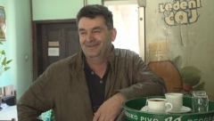 MLAĐA KUVA NAJJEFTINIJU KAFU U SRBIJI Užitak je potpun, na kašičici se ne štedi, a uz nju služi kiselu vodu i slatko(FOTO)