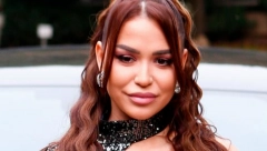 ALEKSANDRA MLADENOVIĆ SE LJUBI SA DEVOJKOM U USTA Nakon tvrdnji da je trpela nasilje od bivšeg dečka pevačica šokirala