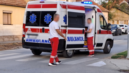 ČUO SE JAK PRASAK! Prvi snimci stravične nesreće: Vozila smrskana nakon sudara u Kikindi (FOTO)