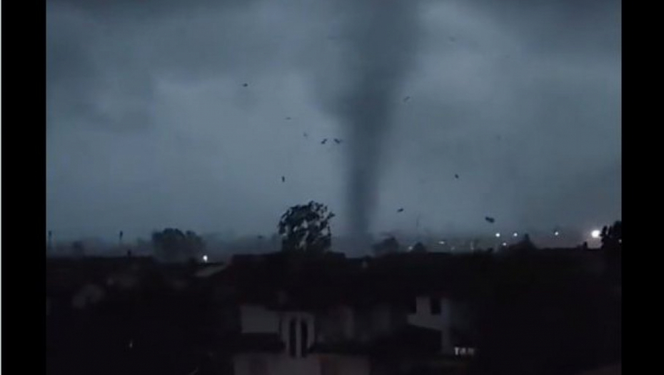 KATAKLIZMA U ITALIJI Ledenice od pola kilograma uništile Milano (VIDEO)