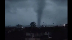 KATAKLIZMA U ITALIJI Ledenice od pola kilograma uništile Milano (VIDEO)
