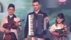 PEVALI SU NA ULICI, A ONDA SU SE PRESELILI IZ SRBIJE Danas žive u kući koja vredi preko 200.000 evra, a evo čime se bave Pilerovi