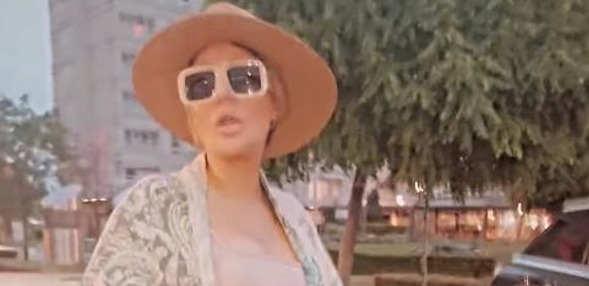 LJUBAVI, NE ZOVI ME, JOŠ BOLUJEM: Ana Nikolić napravila sama sebi žurku, pa pevala na sav glas, probudila sve komšije