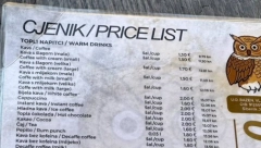 SLIKAO JE CENE PIĆA NA PLAŽI U HRVATSKOJ, A IZAZVAO HAOS: Jesmo li automatski navikli da je sve skupo? (FOTO)