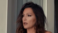 NINA BADRIĆ RADILA U BUTIKU Poznati pevač joj upao u lokal, ona doživela šok: "Ugasio je radio, a onda..."