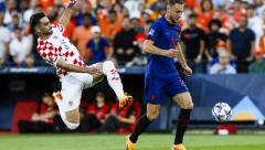 DINAMU I DVADESET MILIONA EVRA POSTALO MALO Ajaks bi da kupuje u Zagrebu