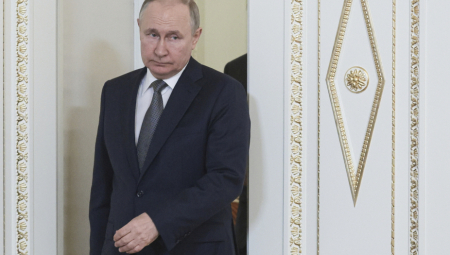 "NAŠI PREDSEDNIČKI IZBORI NISU ZAPRAVO DEMOKRATIJA" Peskov o Putinovoj kandidaturi za šesti mandat
