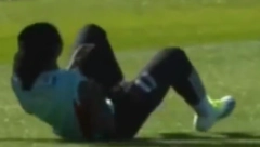 UŽASNE SCENE NA SVETSKOM PRVENSTVU Mlada fudbalerka izgubila svest na treningu, hitno prebačena u bolnicu (VIDEO)