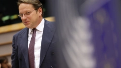 APLAUZI IZ BRISELA Varhelji: Memorandum između Srbije i EU obezbediće rast i radna mesta