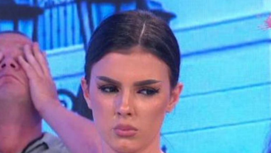 ANITU STANOJLOVIĆ BIVŠI DEČKO UNIŠTIO U EMISIJI UŽIVO Brutalno udario na nju zbog istopolnog braka sa Matorom, ona van sebe!