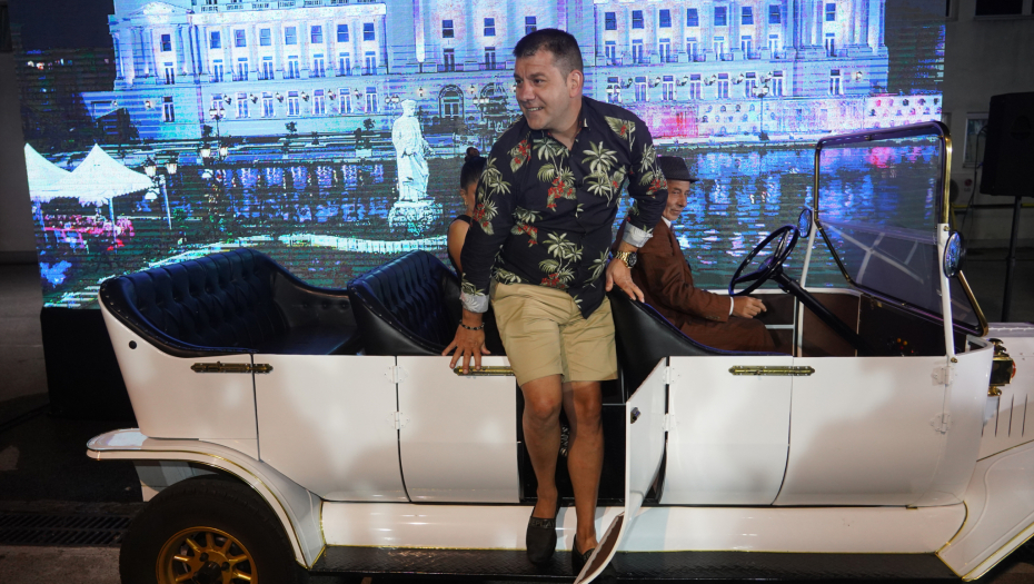 SKANDAL! Ivan Marinković napravio haos u Egiptu, rugao se i ponižavao ljude koji letuju s njim! (VIDEO)