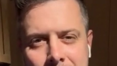 NESTVARNO Engleski komentator zbog košarke naučio SRPSKI - pohvalio se i bacio sve u trans (VIDEO)