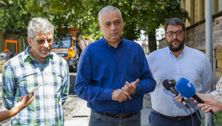 Subotica: Gradonačelnik Bakić obišao radove na rehabilitaciji i proširenju kolovoza u Ivangradskoj ulici