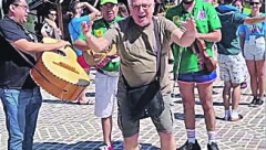 ODUŠEVIO FANOVE Željko Samardžić zapevao sa uličnim sviračima